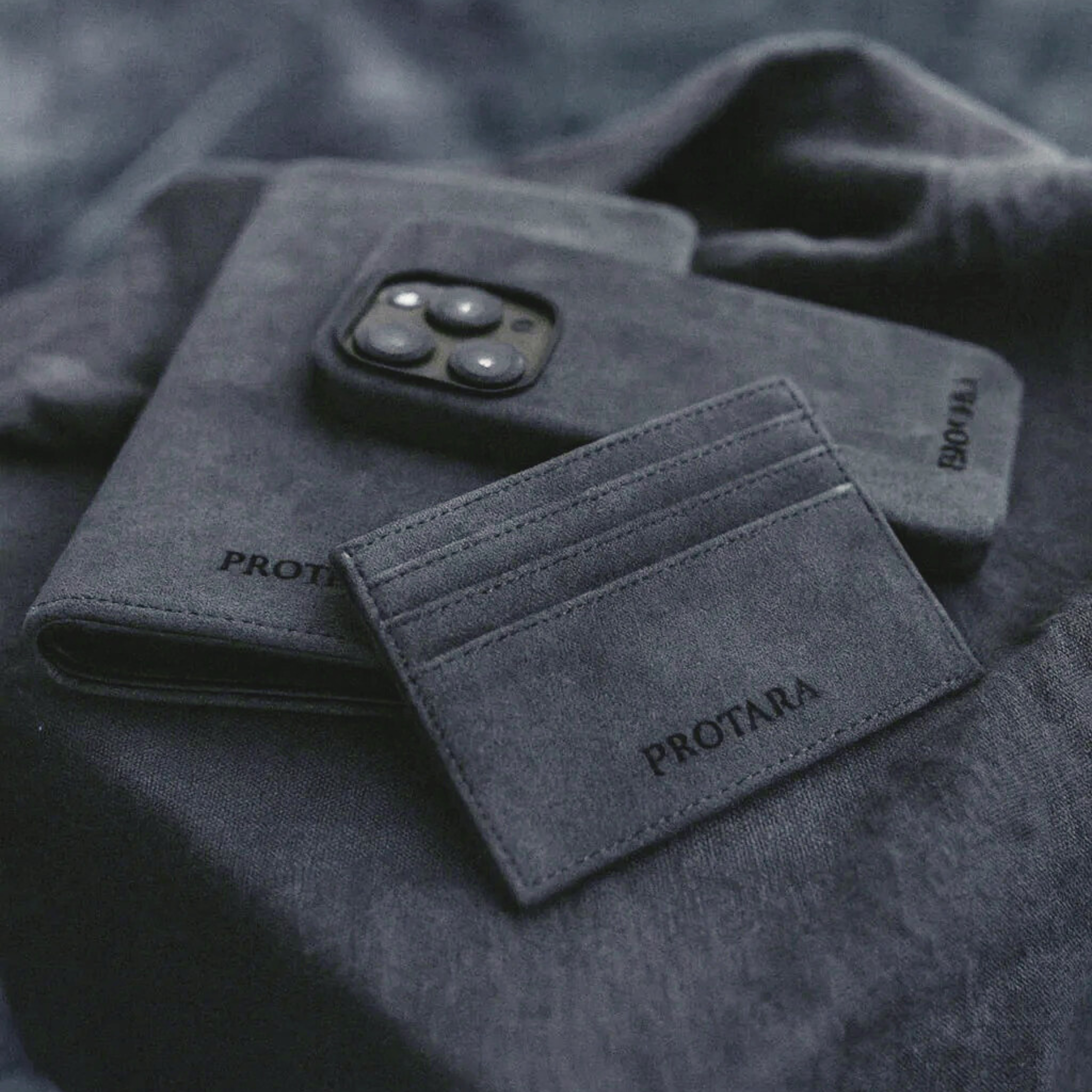 PROTARA Alcantara-korttikotelo - Midnight Jet Musta