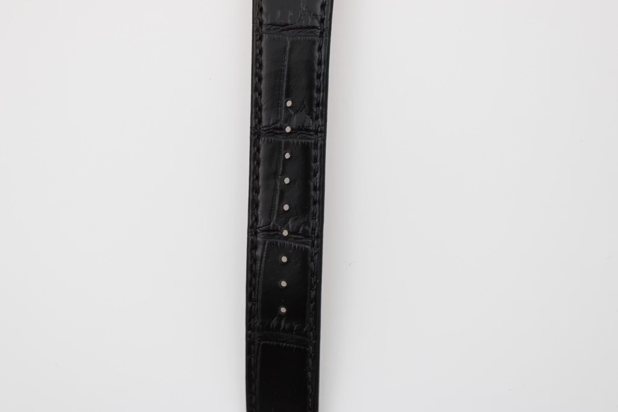 Seiko - 20mm kaareva nahkahihna, jossa on alligaattorikuvio, musta (4KK6JZ)
